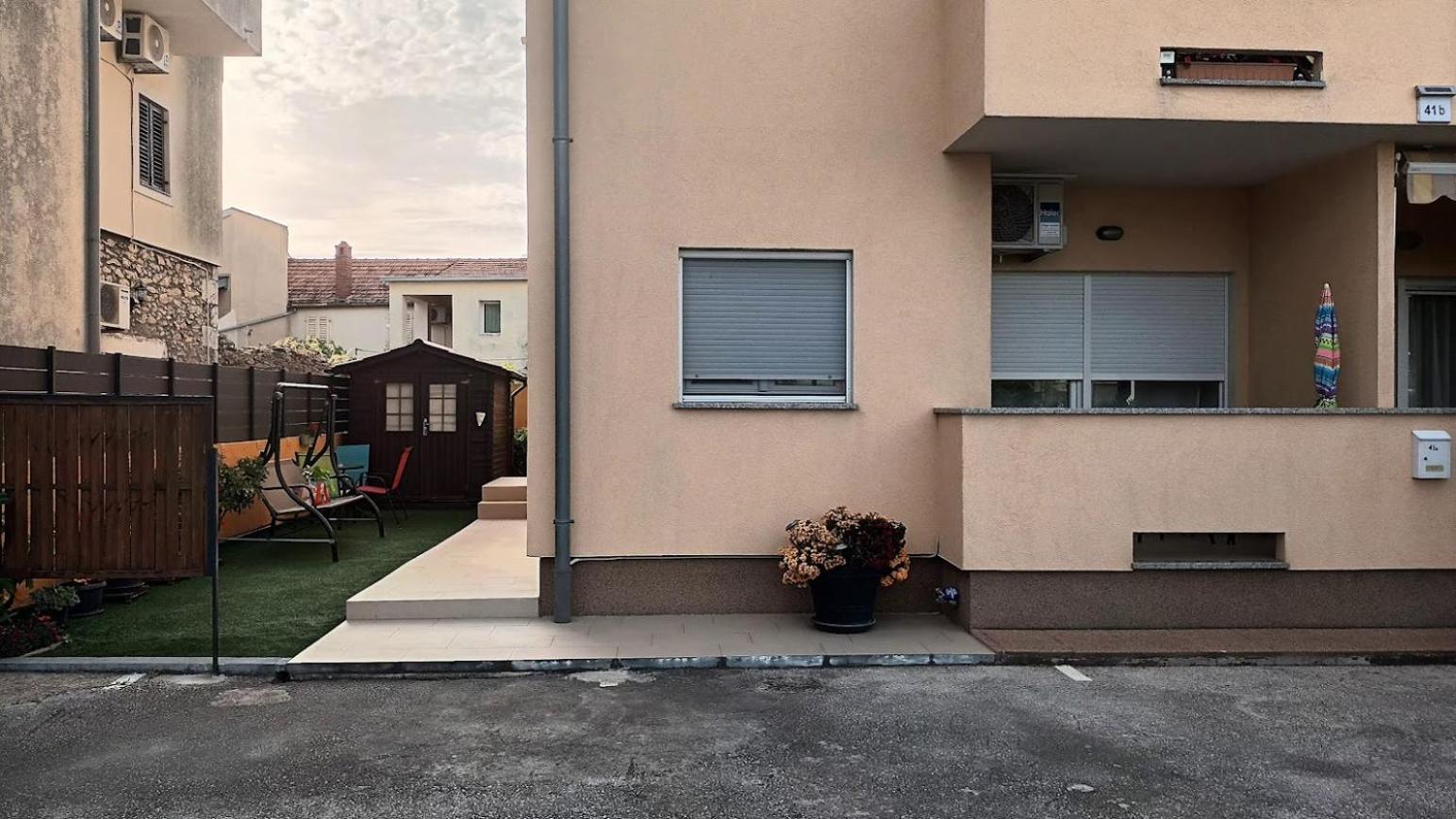 Apartman Sandra -Private Parking And Garden Zadar Bagian luar foto